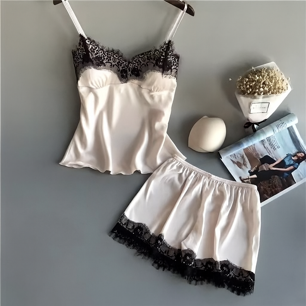 Ensemble de Nuit Dentelle & Pompons Cosy