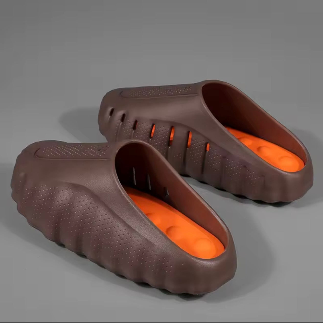 MIND La chaussure qui prend soin de tes pieds pendant que tu profites.